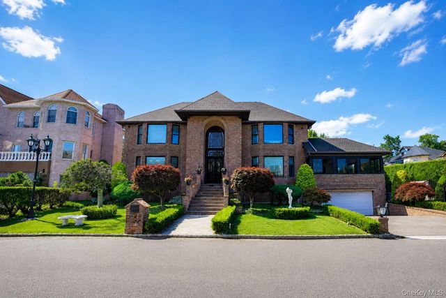 5 Nicolosi Drive, Staten Island, NY 10312