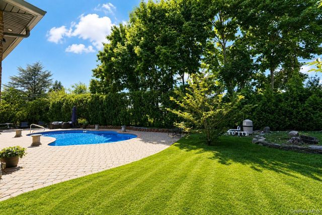 5 Nicolosi Drive, Staten Island, NY 10312