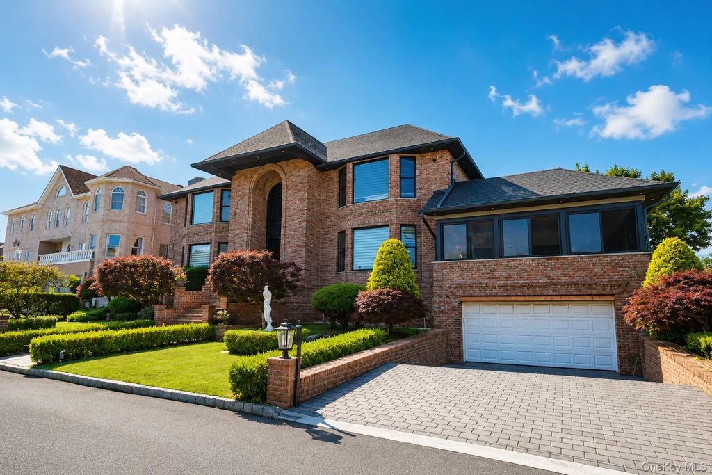 5 Nicolosi Drive, Staten Island, NY 10312