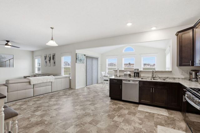 5294 Karst Circle, South Bloomfield, OH 43103