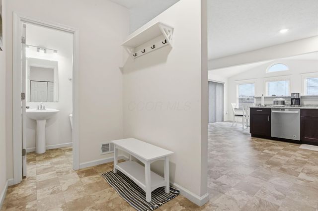 5294 Karst Circle, South Bloomfield, OH 43103