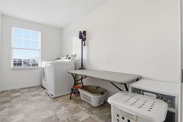 5294 Karst Circle, South Bloomfield, OH 43103