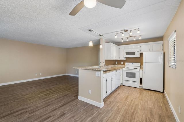 3300 FOX CHASE CIRCLE N 202, Palm Harbor, FL 34683