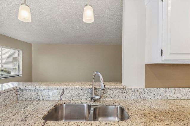 3300 FOX CHASE CIRCLE N 202, Palm Harbor, FL 34683