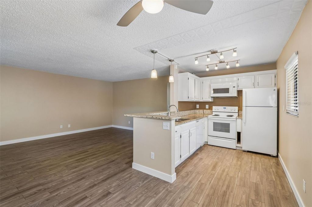 Image 14 of property listing at 3300 FOX CHASE CIRCLE N 202, Palm Harbor, FL 34683