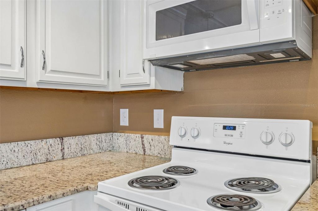 Image 18 of property listing at 3300 FOX CHASE CIRCLE N 202, Palm Harbor, FL 34683