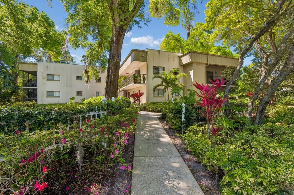 Image 3 of property listing at 3300 FOX CHASE CIRCLE N 202, Palm Harbor, FL 34683