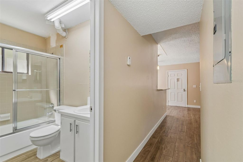 Image 25 of property listing at 3300 FOX CHASE CIRCLE N 202, Palm Harbor, FL 34683