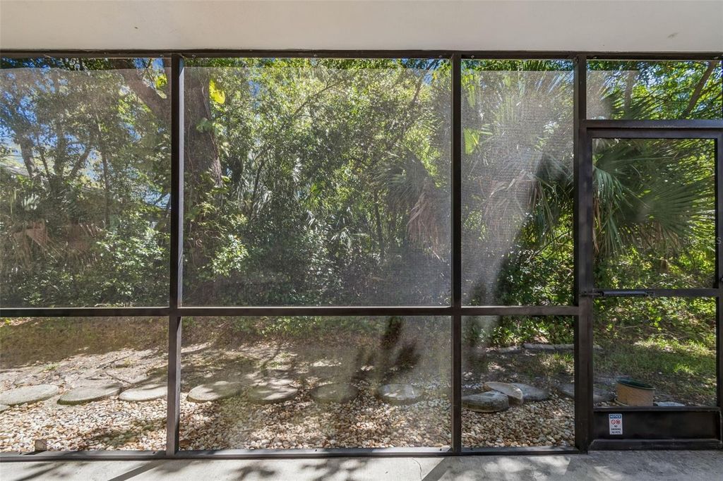 Image 40 of property listing at 3300 FOX CHASE CIRCLE N 202, Palm Harbor, FL 34683