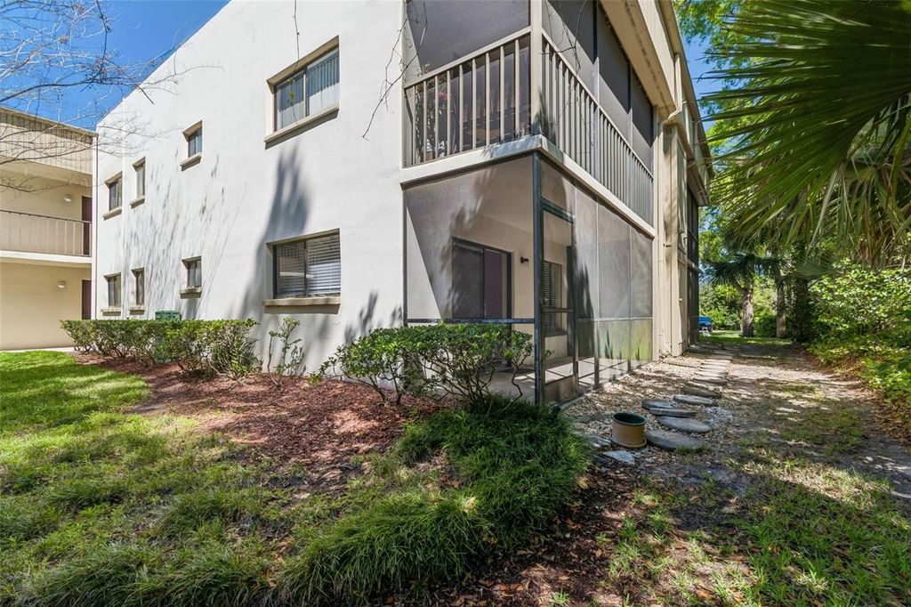 Image 47 of property listing at 3300 FOX CHASE CIRCLE N 202, Palm Harbor, FL 34683