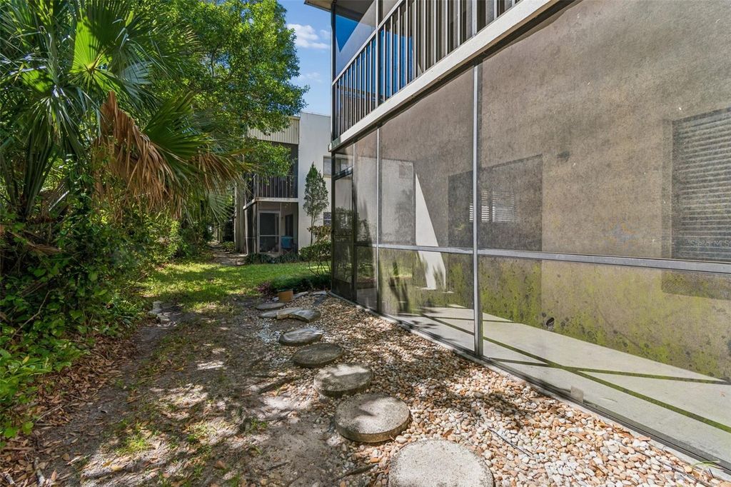 Image 49 of property listing at 3300 FOX CHASE CIRCLE N 202, Palm Harbor, FL 34683