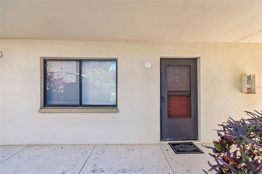 Image 6 of property listing at 3300 FOX CHASE CIRCLE N 202, Palm Harbor, FL 34683