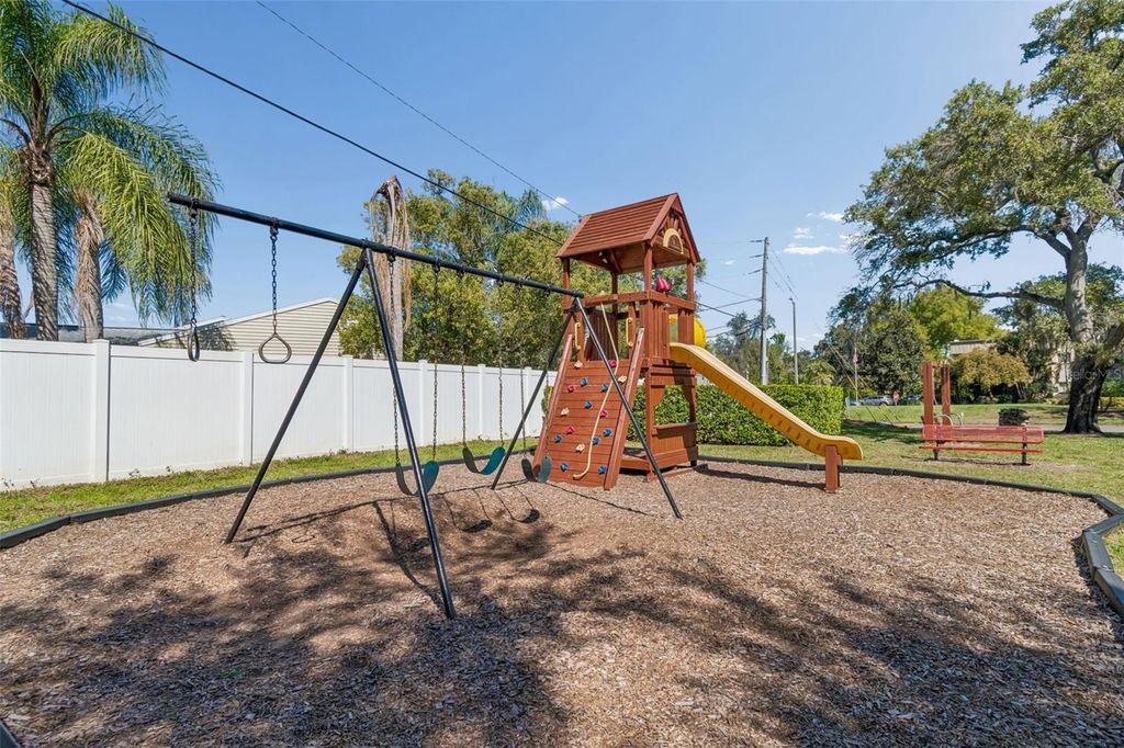 Image 56 of property listing at 3300 FOX CHASE CIRCLE N 202, Palm Harbor, FL 34683