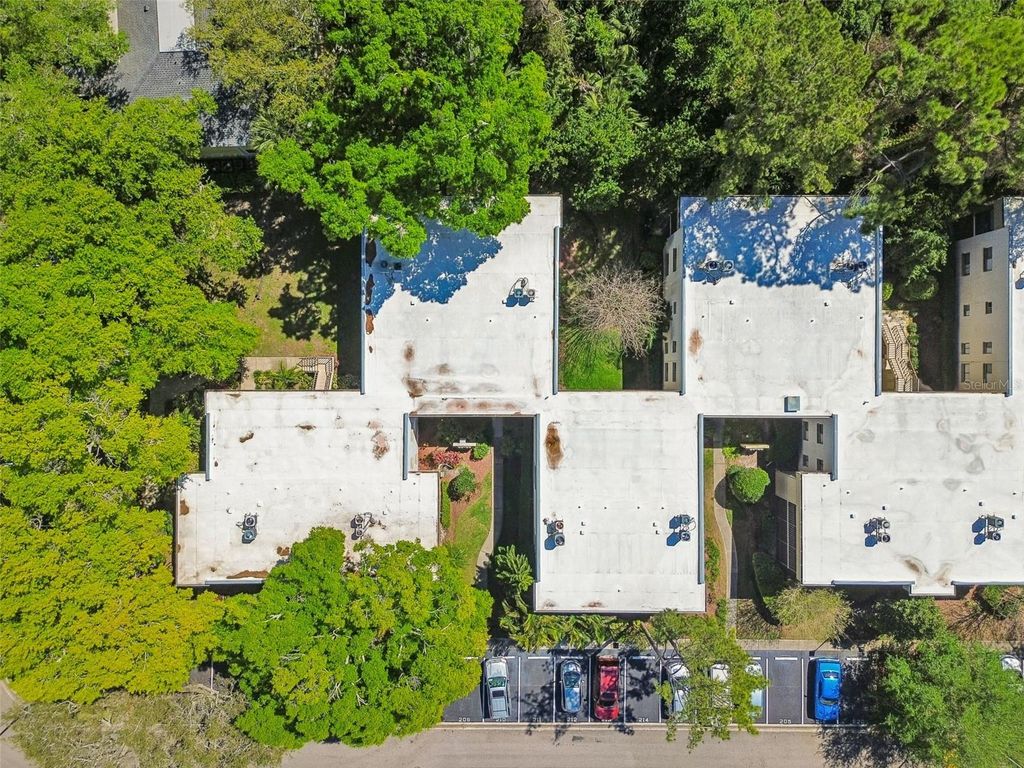 Image 70 of property listing at 3300 FOX CHASE CIRCLE N 202, Palm Harbor, FL 34683