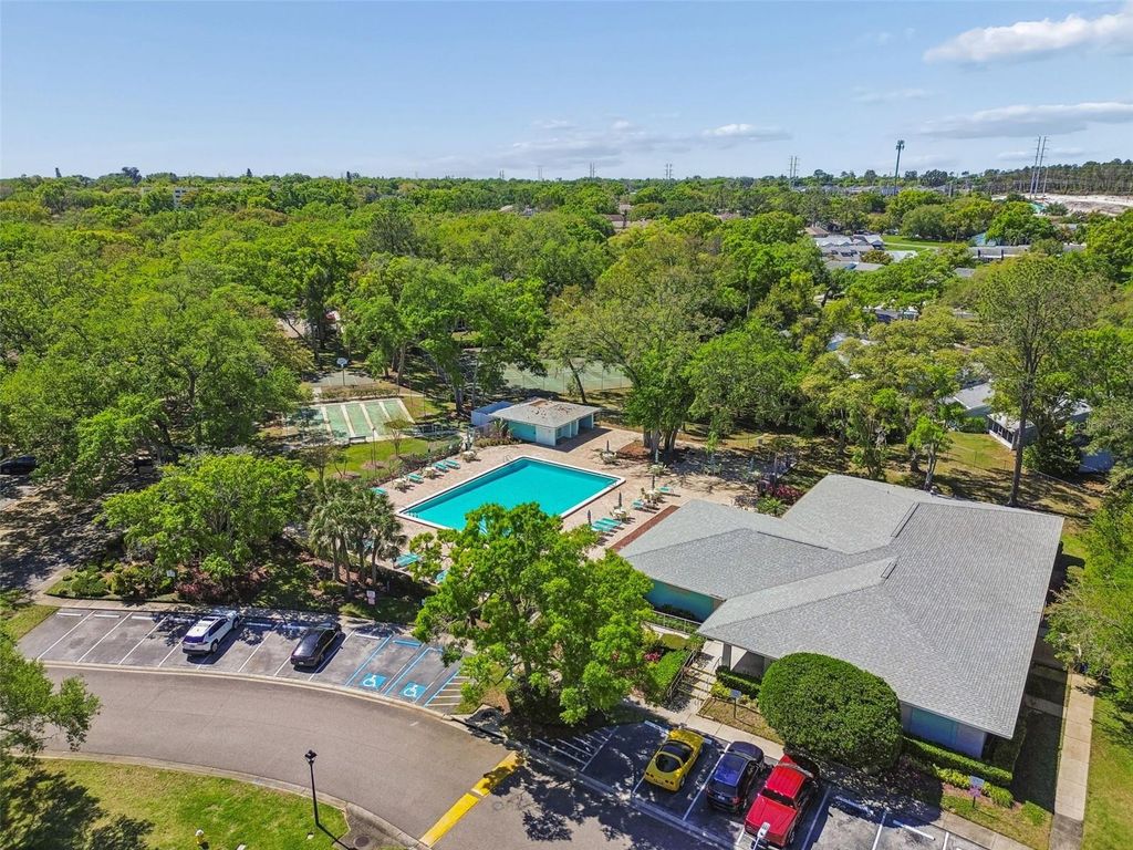 Image 96 of property listing at 3300 FOX CHASE CIRCLE N 202, Palm Harbor, FL 34683