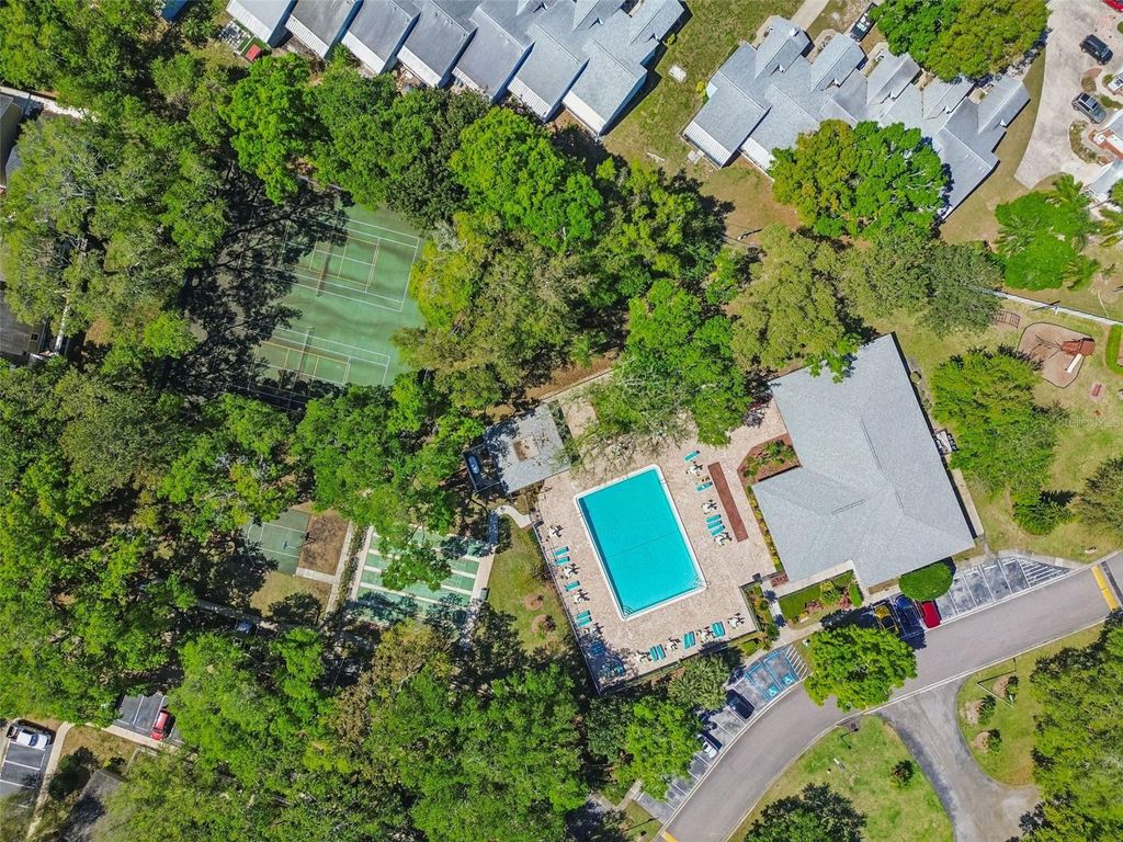 Image 98 of property listing at 3300 FOX CHASE CIRCLE N 202, Palm Harbor, FL 34683