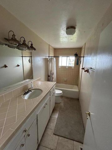 14 Madonna Drive, Salinas, CA 93906