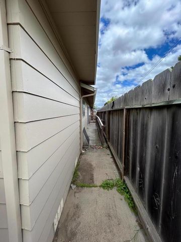 14 Madonna Drive, Salinas, CA 93906