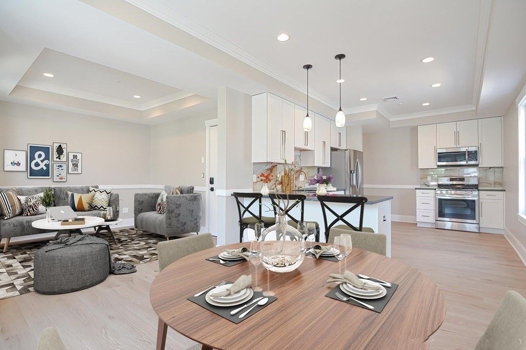 69 Falcon St 2, Boston, MA 02128