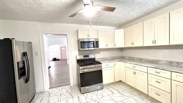 1017 W 20TH Street, Erie, PA 16502