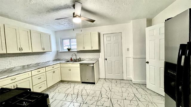 1017 W 20TH Street, Erie, PA 16502