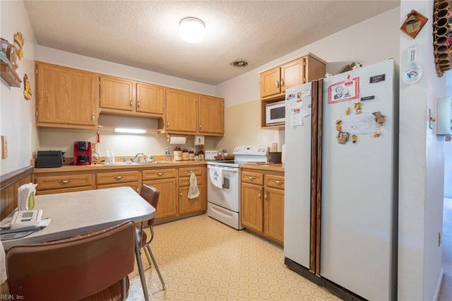 408 Dodge DR, Virginia Beach, VA 23452