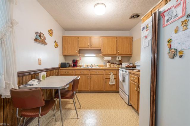 408 Dodge DR, Virginia Beach, VA 23452