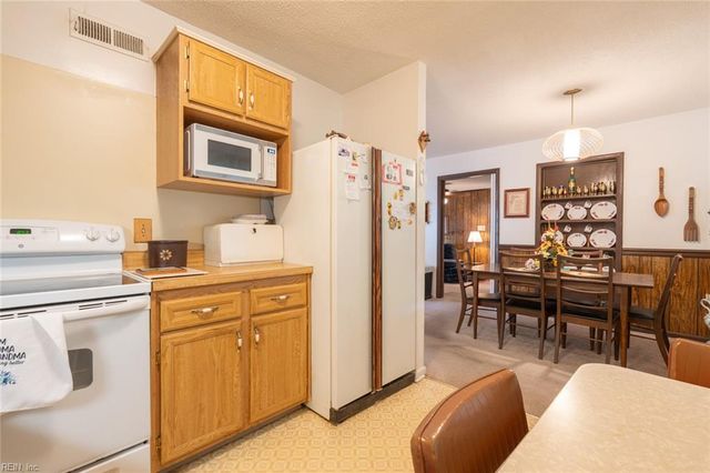 408 Dodge DR, Virginia Beach, VA 23452