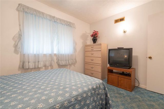 408 Dodge DR, Virginia Beach, VA 23452