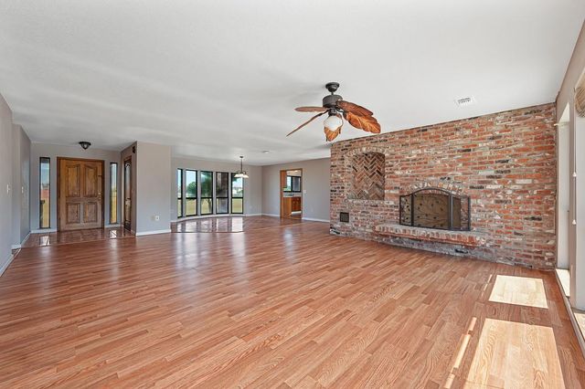 7495 Passalis Ln, Sacramento, CA 95829