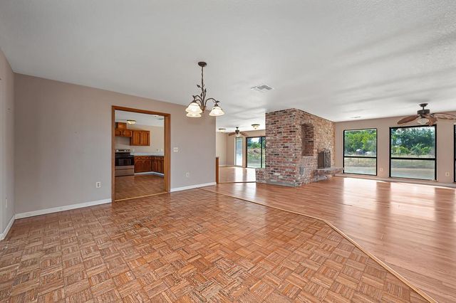 7495 Passalis Ln, Sacramento, CA 95829