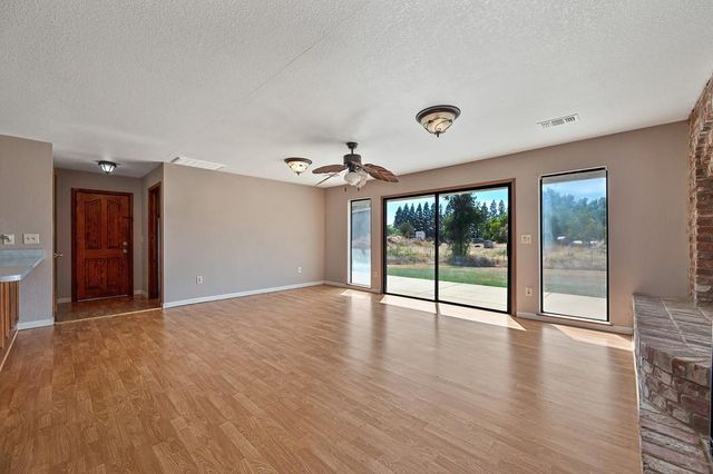 7495 Passalis Ln, Sacramento, CA 95829