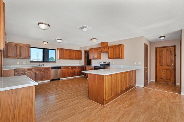7495 Passalis Ln, Sacramento, CA 95829