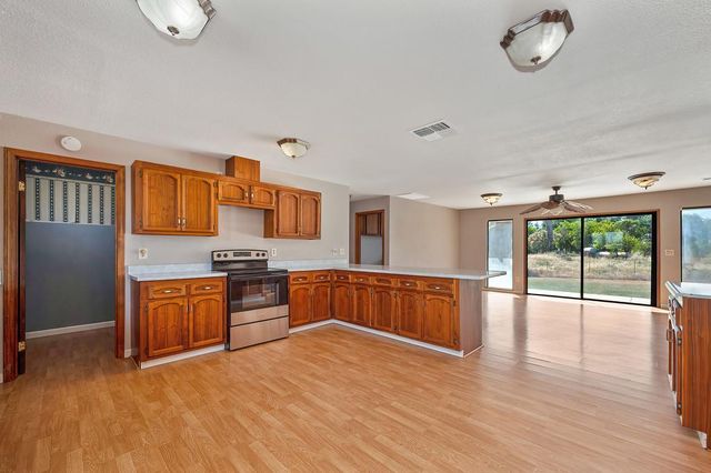 7495 Passalis Ln, Sacramento, CA 95829