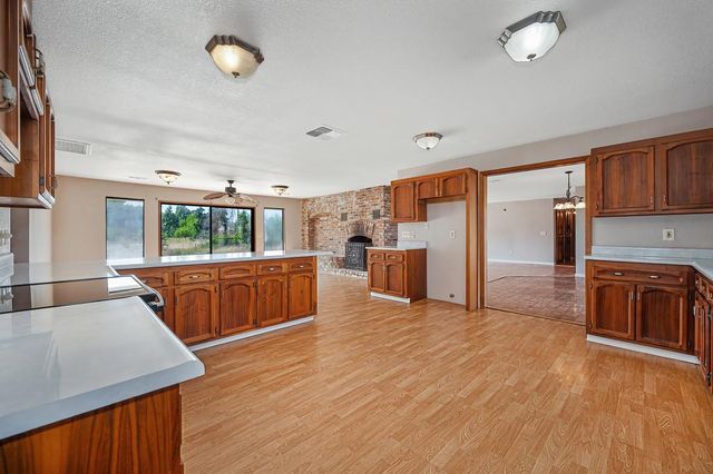 7495 Passalis Ln, Sacramento, CA 95829
