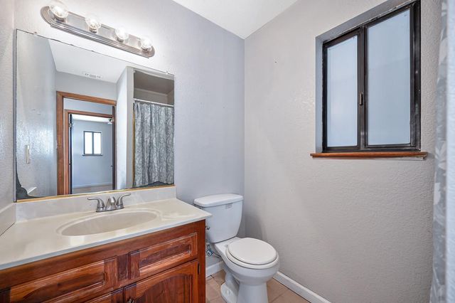 7495 Passalis Ln, Sacramento, CA 95829