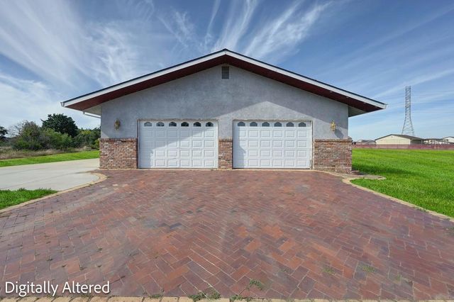 7495 Passalis Ln, Sacramento, CA 95829