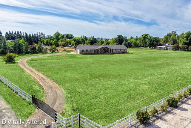 7495 Passalis Ln, Sacramento, CA 95829