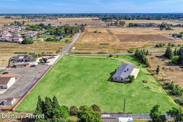 7495 Passalis Ln, Sacramento, CA 95829