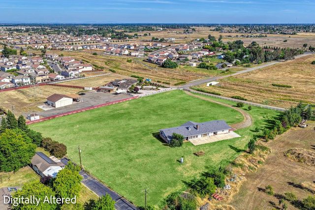 7495 Passalis Ln, Sacramento, CA 95829