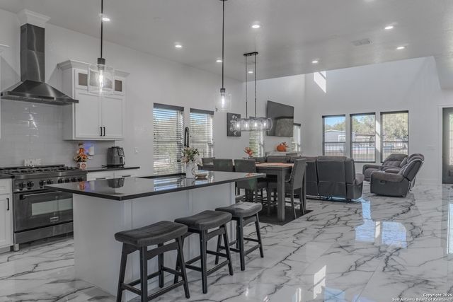 19026 County Road 5741, Castroville, TX 78009