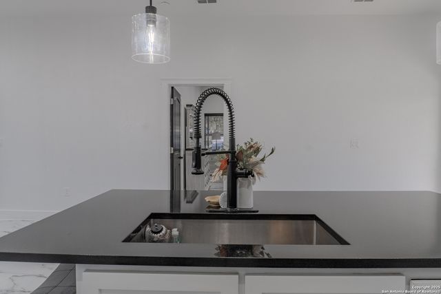 19026 County Road 5741, Castroville, TX 78009