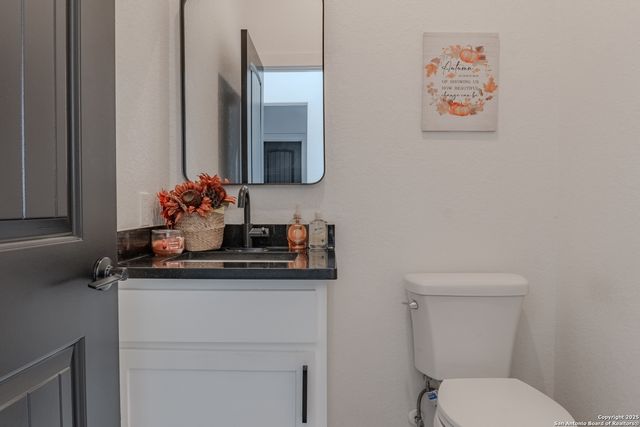 19026 County Road 5741, Castroville, TX 78009