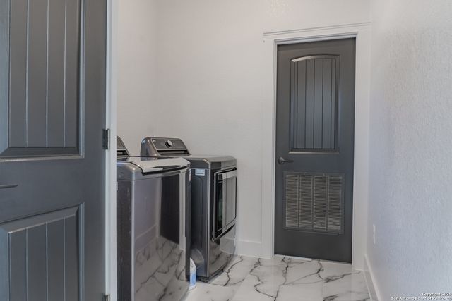 19026 County Road 5741, Castroville, TX 78009