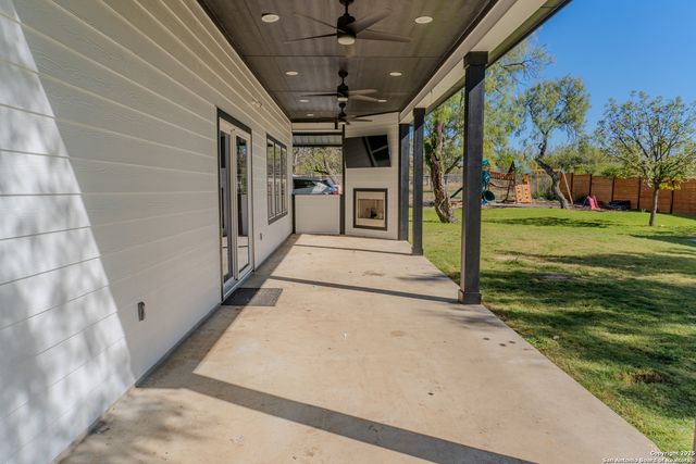 19026 County Road 5741, Castroville, TX 78009