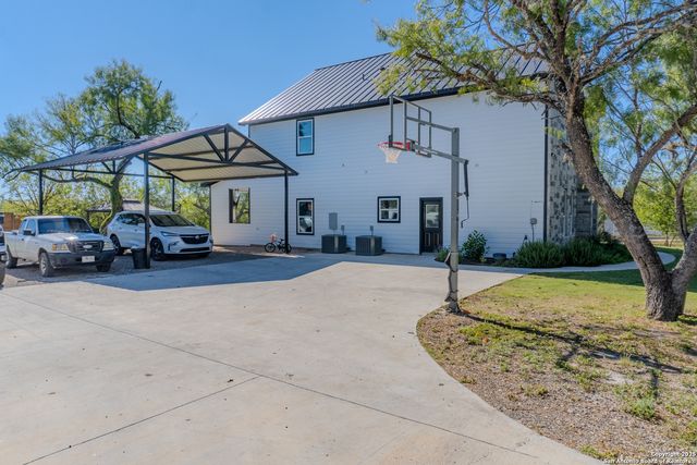 19026 County Road 5741, Castroville, TX 78009