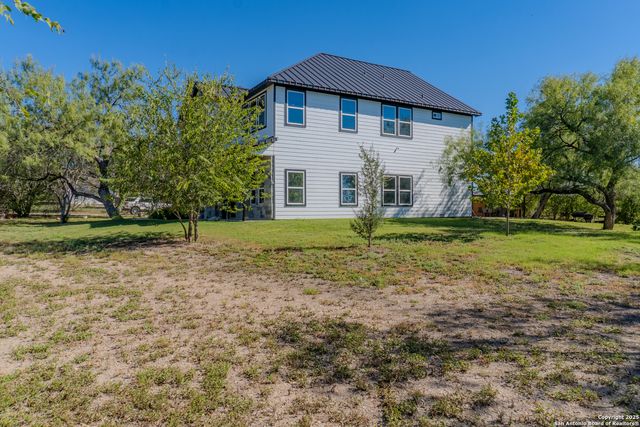 19026 County Road 5741, Castroville, TX 78009