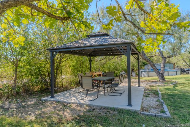 19026 County Road 5741, Castroville, TX 78009