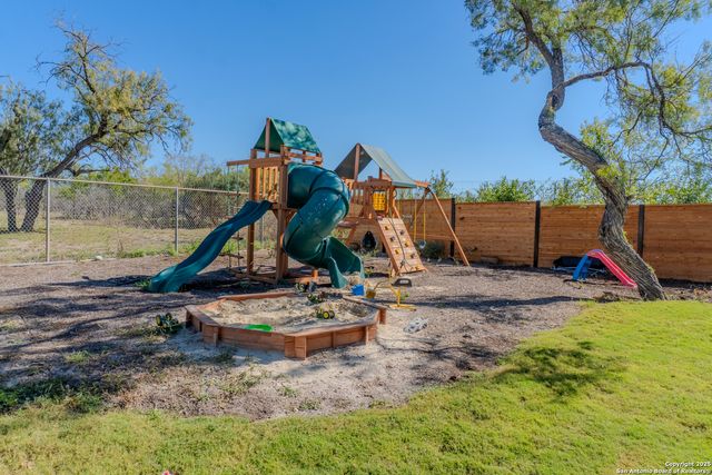 19026 County Road 5741, Castroville, TX 78009