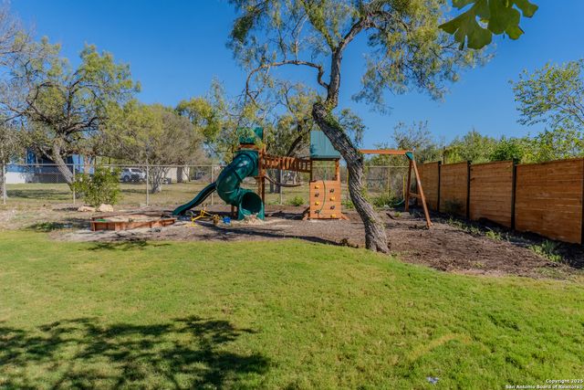 19026 County Road 5741, Castroville, TX 78009